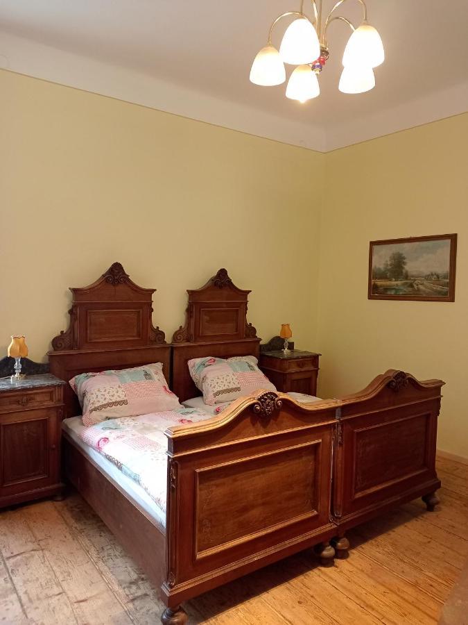 Nostalgie Bahnhof Apartment กมึนด์ ภายนอก รูปภาพ