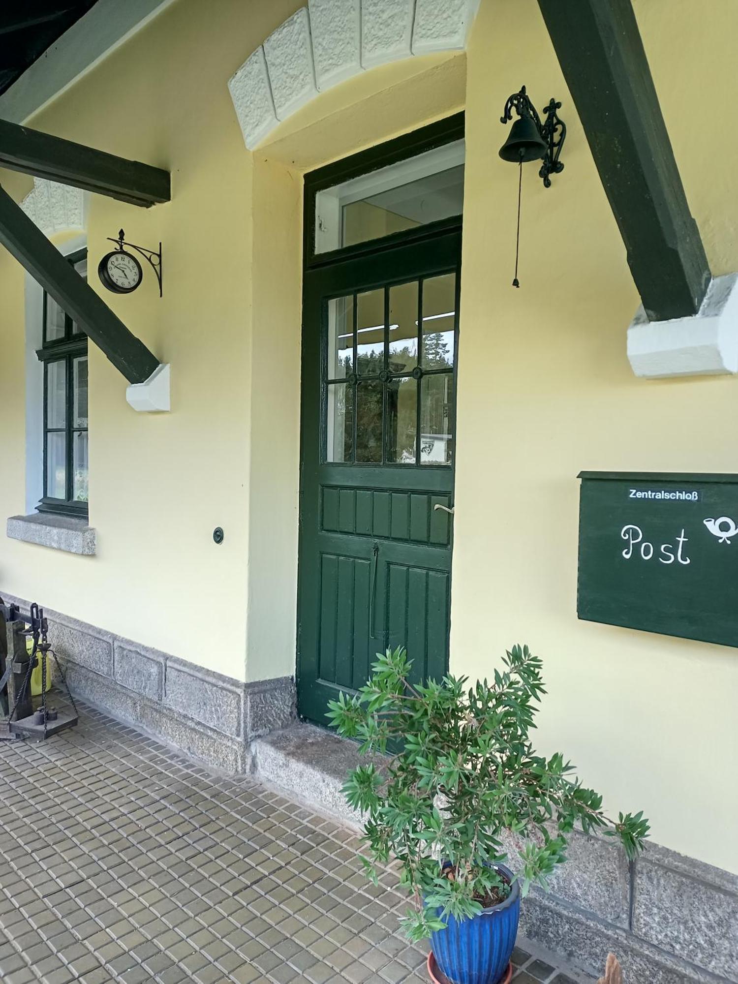 Nostalgie Bahnhof Apartment กมึนด์ ภายนอก รูปภาพ